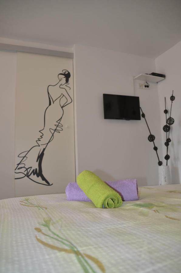 Apartments Lilly - Studio Rijeka Buitenkant foto