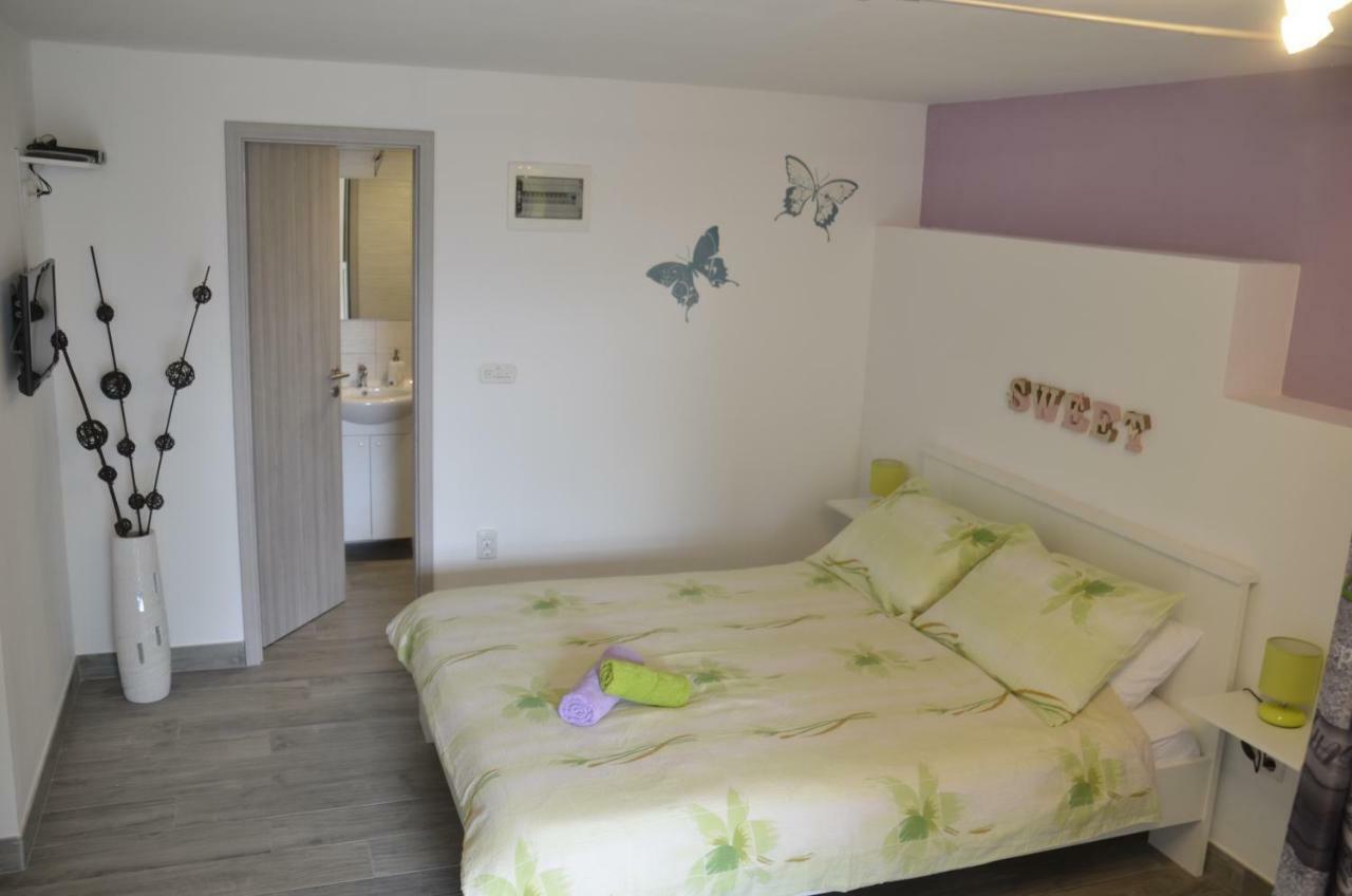 Apartments Lilly - Studio Rijeka Buitenkant foto